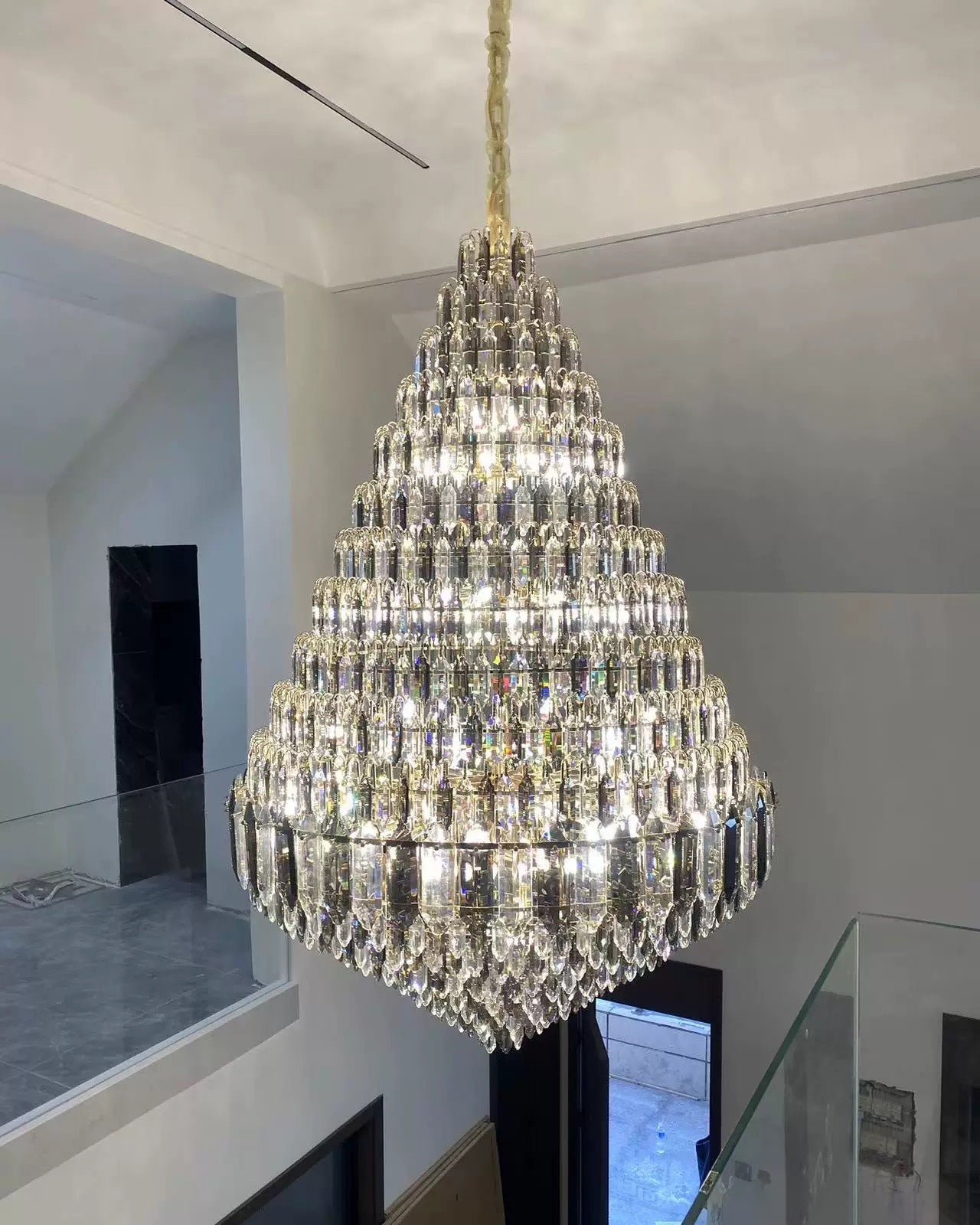 Lustre de foyer en cristal conique à plusieurs niveaux WOMO-WM2384
