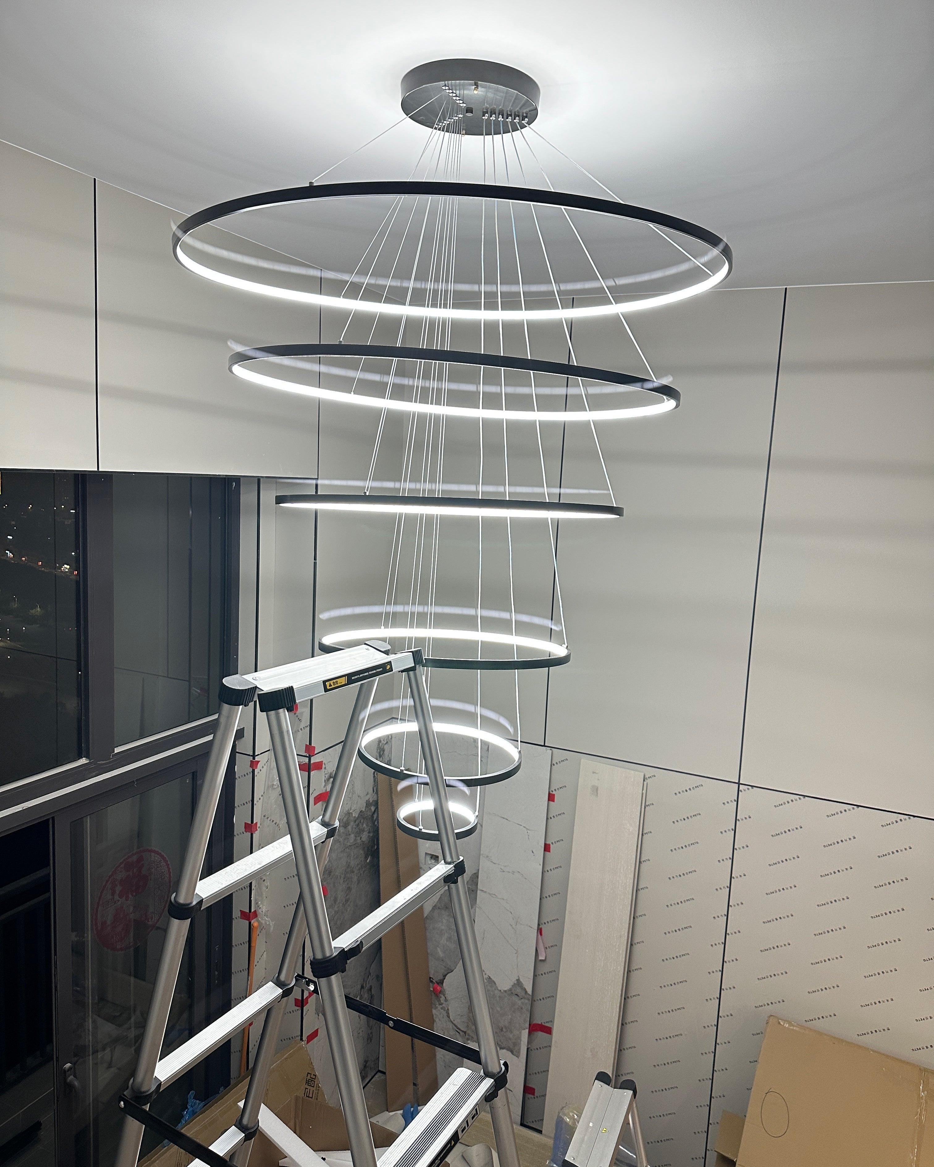 Lustre à led circulaire à plusieurs niveaux noir WOMO-WM2652