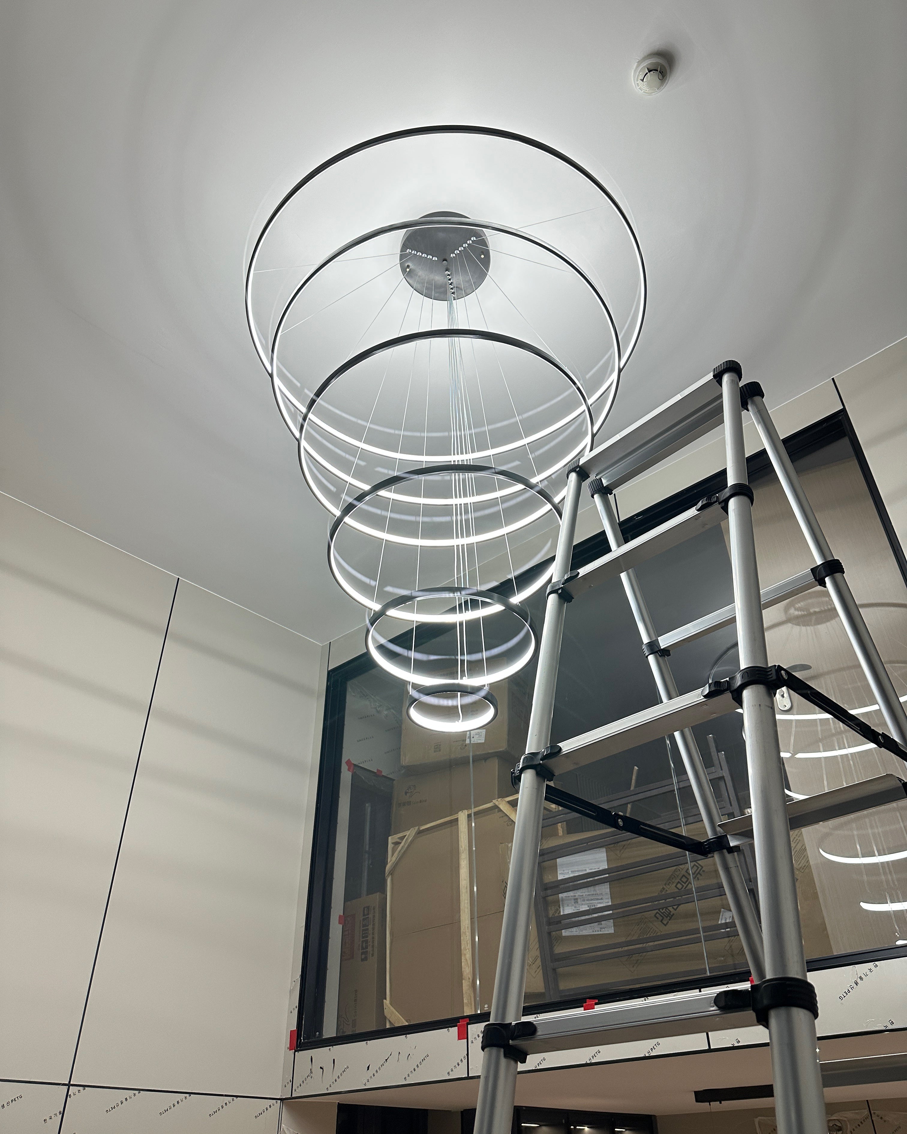 Lustre à led circulaire à plusieurs niveaux noir WOMO-WM2652