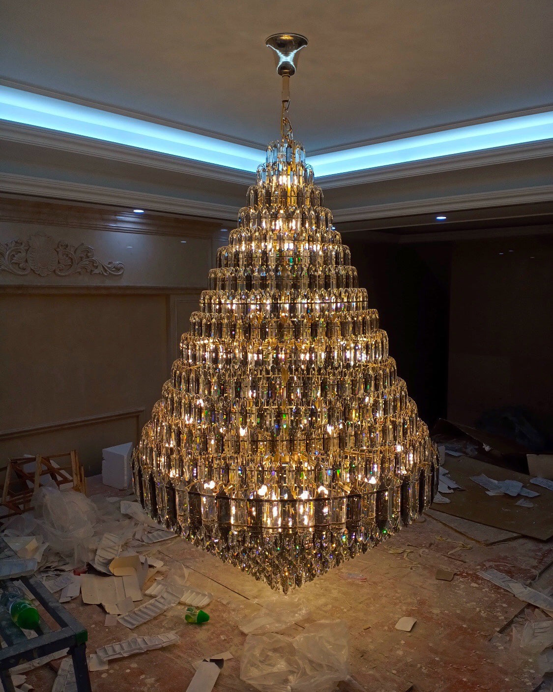 Lustre de foyer en cristal conique à plusieurs niveaux WOMO-WM2384