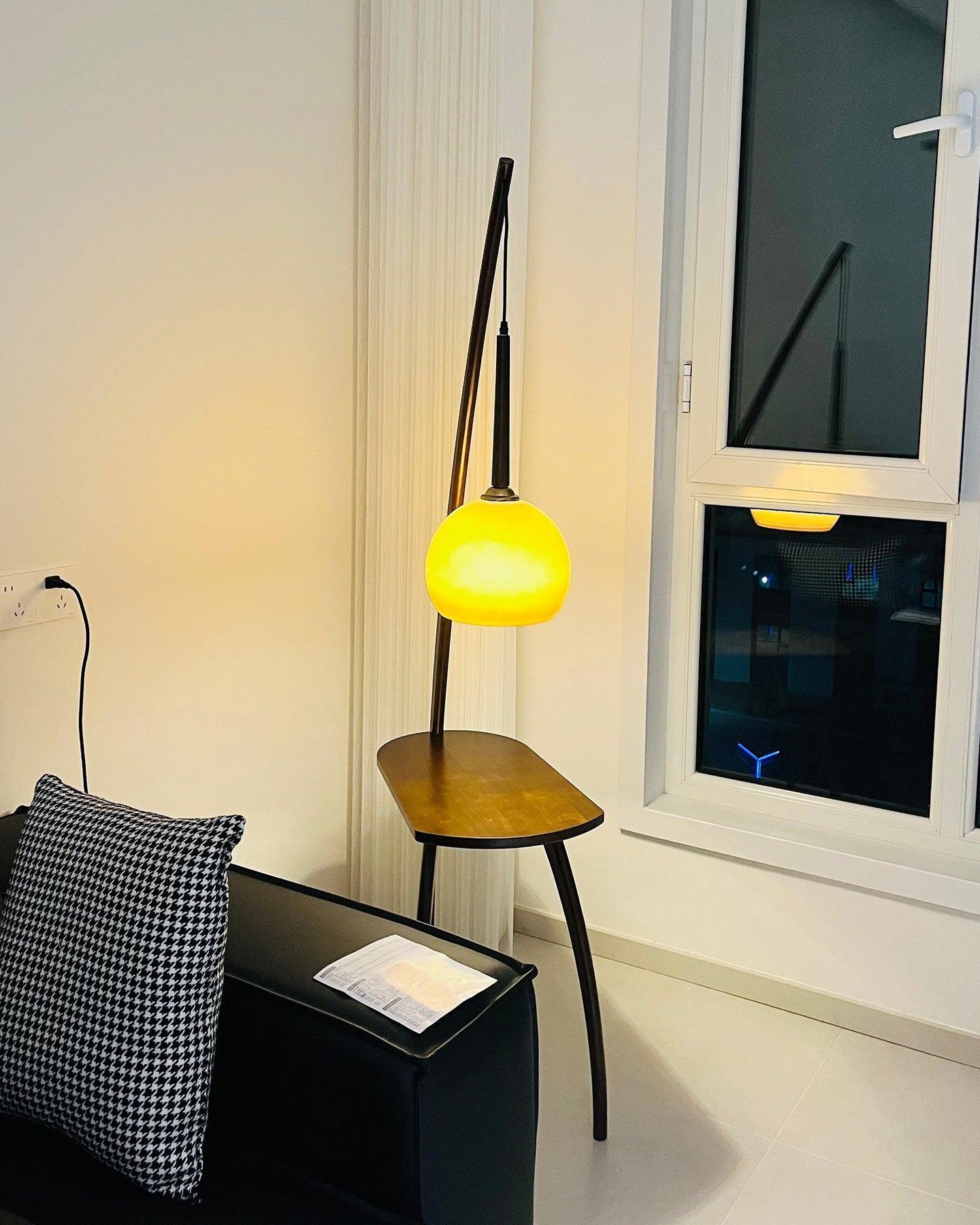 WOMO Lampe sur Pied Bois Suspendue avec Table - WM7130