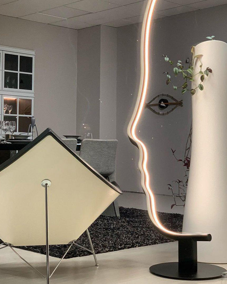 Lampadaire sculptural à profil facial WOMO-WM7002