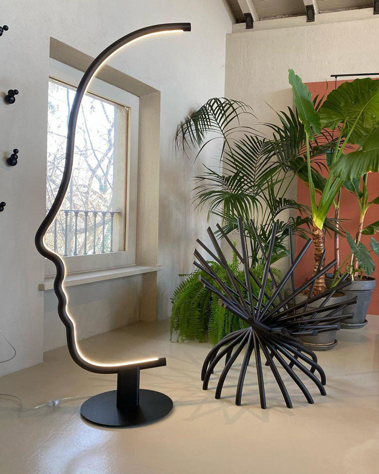 Lampadaire sculptural à profil facial WOMO-WM7002