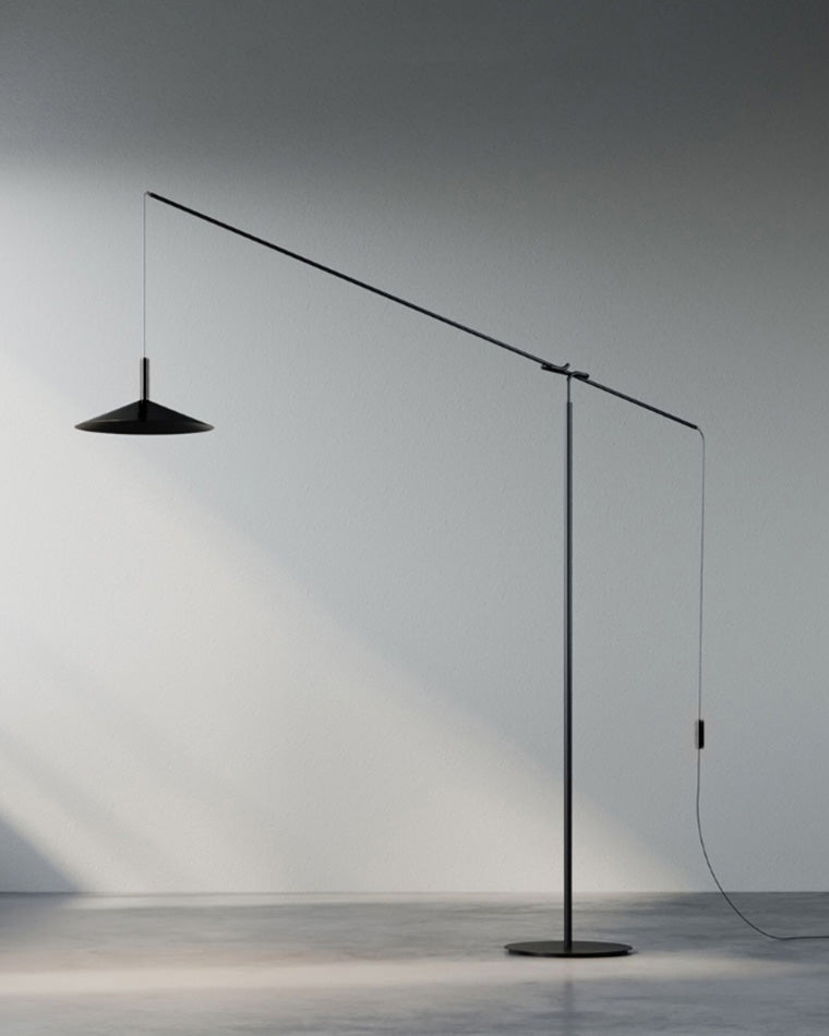 Lampadaire en porte-à-faux WOMO au-dessus du canapé-WM7025