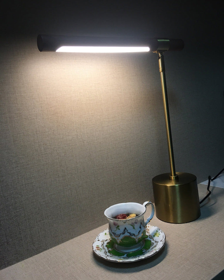 WOMO Lampe de table en porte-à-faux en noyer-WM8010