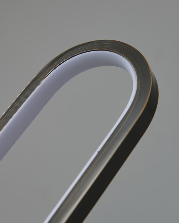 WOMO Longue lampe de table ovale à LED en laiton-WM8034